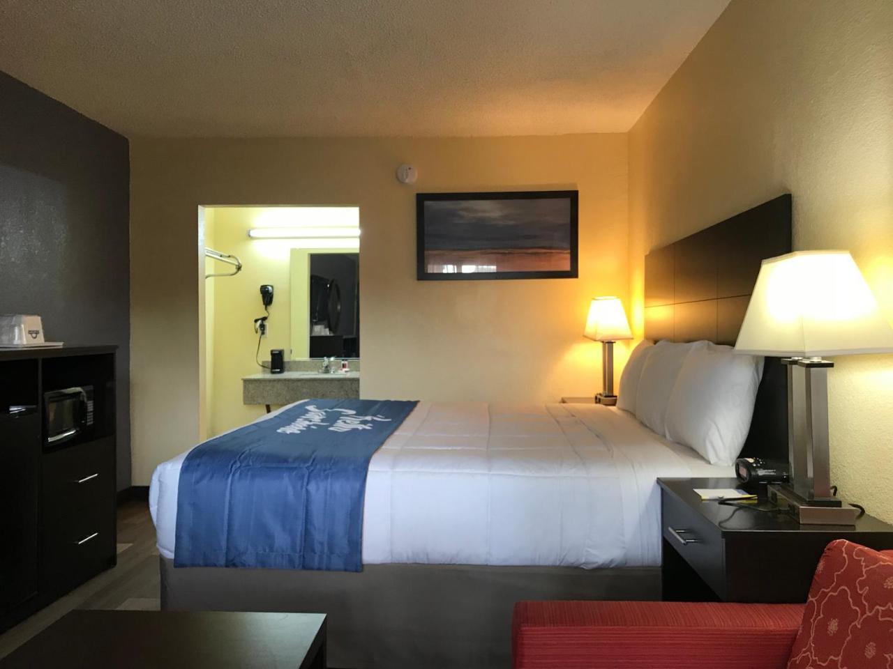 Days Inn By Wyndham Greensboro Airport Exterior foto